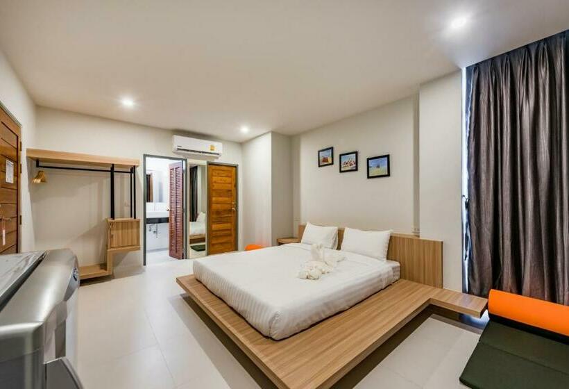 Номер Deluxe, Phuket Marine Poshtel   Sha Plus