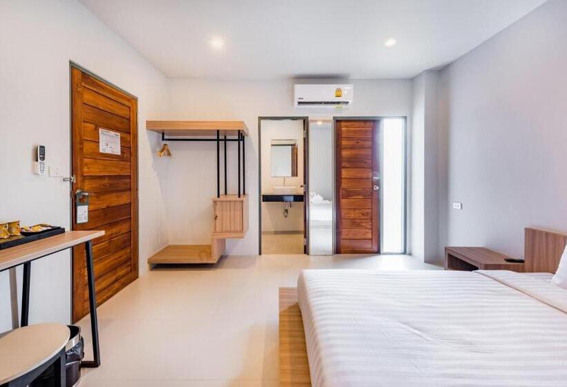 Номер Superior, Phuket Marine Poshtel   Sha Plus