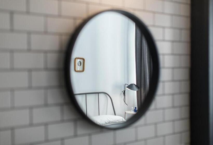 جناح مزوَّد بشرفة, Bubusuites