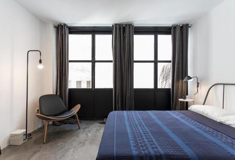 جناح مزوَّد بشرفة, Bubusuites