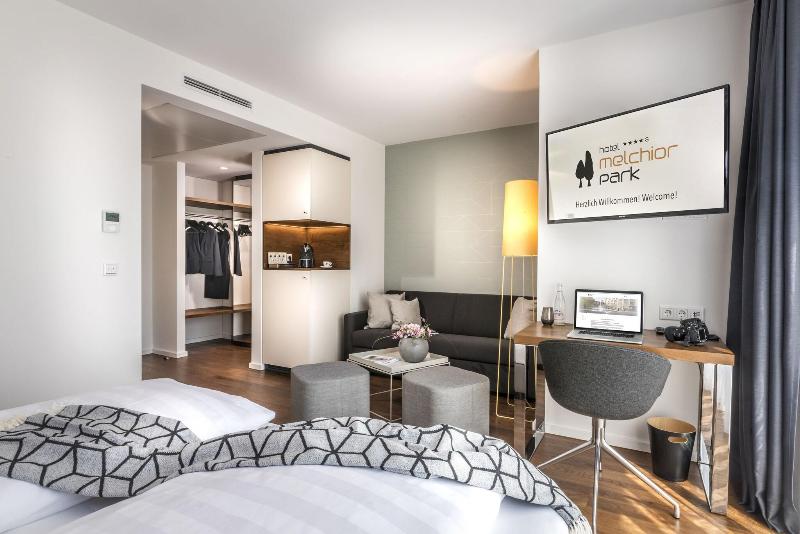 غرفة تنفيذية, Melchior Park