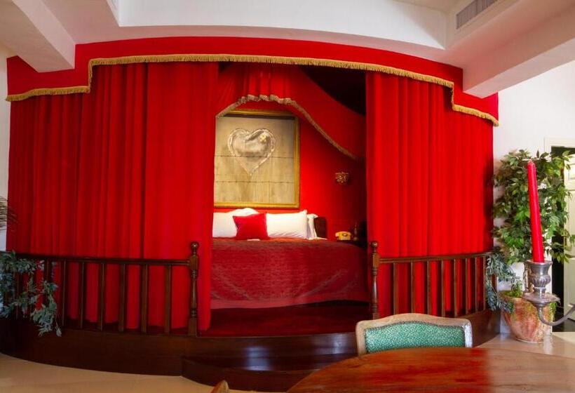 Suite Presidencial, The Walled Off