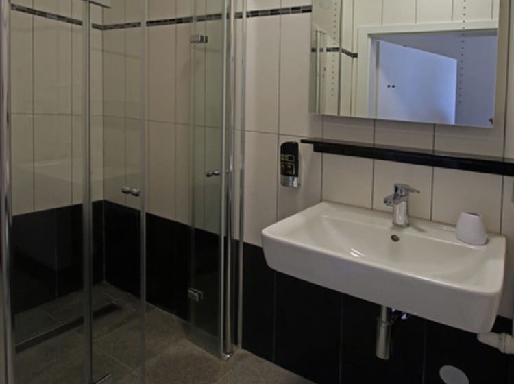 Quarto Triplo Estandar, Sophia