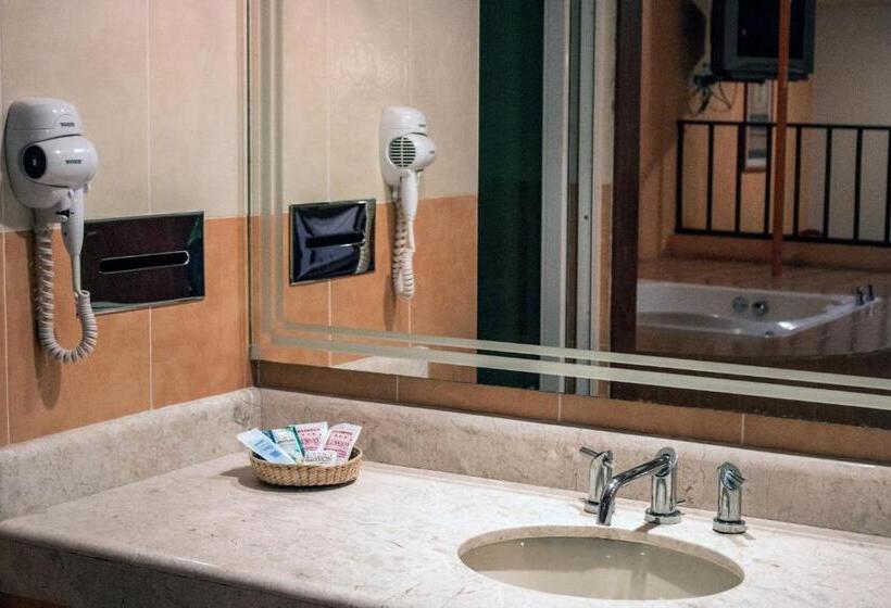 سوییت لوکس, Autohotel Ilussion