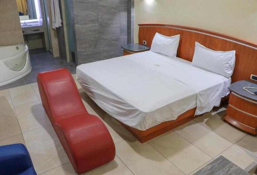 سوییت لوکس, Autohotel Ilussion