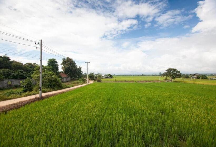 اتاق استاندارد با چشم‌انداز کوهستان, Mae Faek Villas