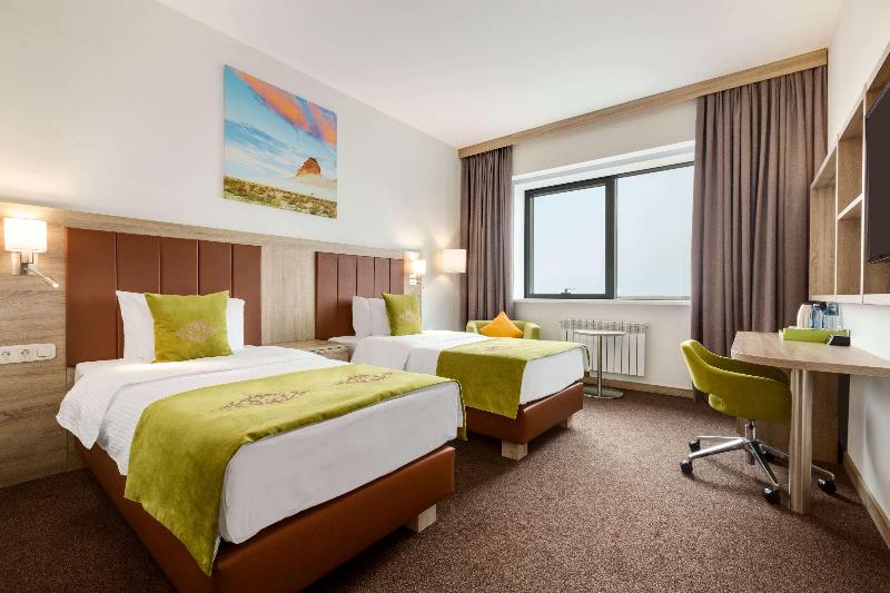 Quarto Estandar, Wyndham Garden Astana