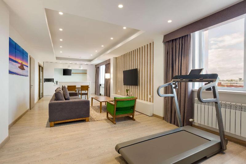 Suíte Cama King, Wyndham Garden Astana
