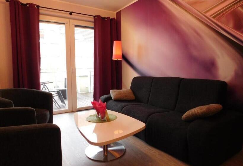 Полулюкс с Балконом, Suite Hotel Villa Erika