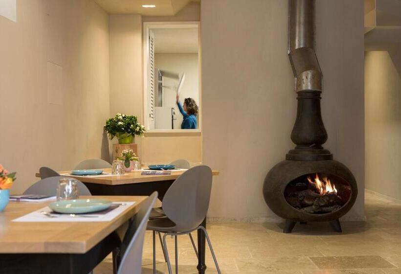 اتاق لوکس, Camere Di Via Montebello