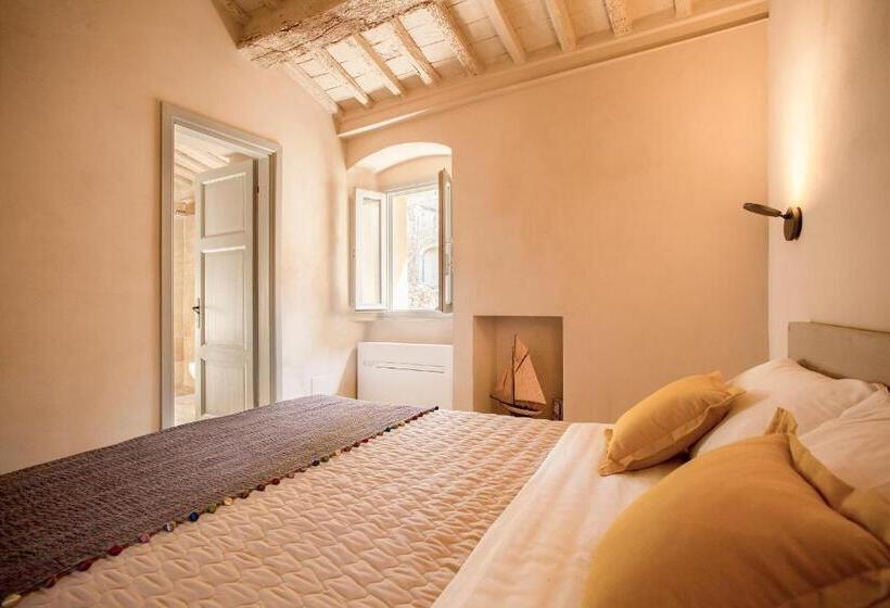 سوییت, Camere Di Via Montebello