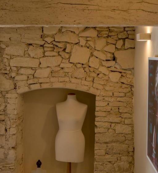 سوییت, Camere Di Via Montebello
