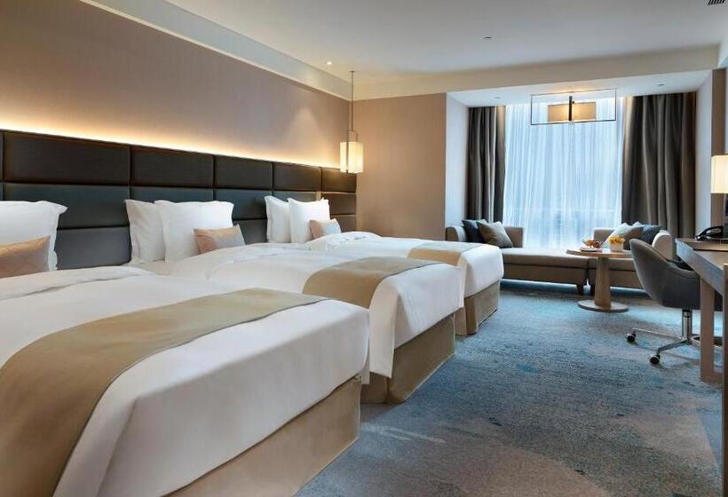 اتاق سوپریور سه تخته, Caesar Park Hotel Banqiao