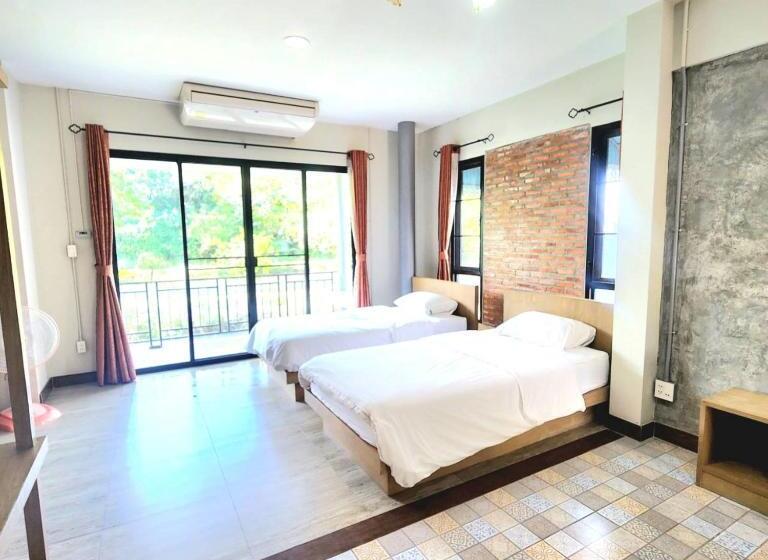 디럭스 룸, Busaya Resort & Cuisine