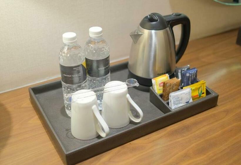 Номер Deluxe Кровать Кинг, Golden Tulip Holland Resort Batu