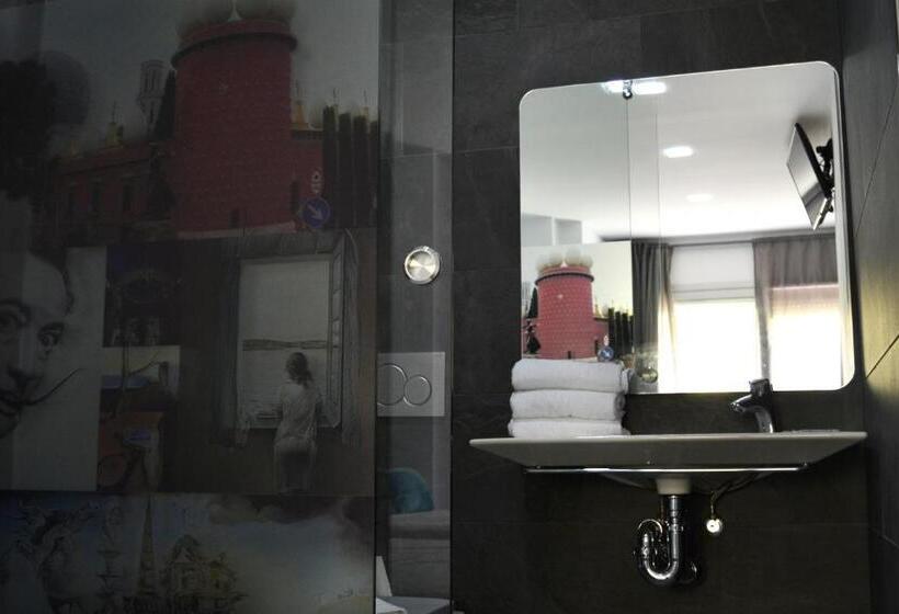اتاق لوکس سه تخته, Bed&breakfast 10 Girona
