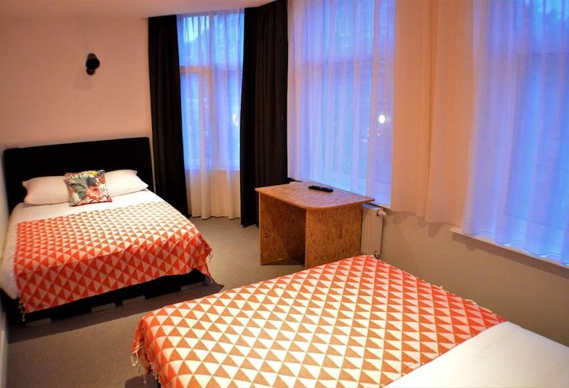 Quarto Quádruplo Economy, Heye 130