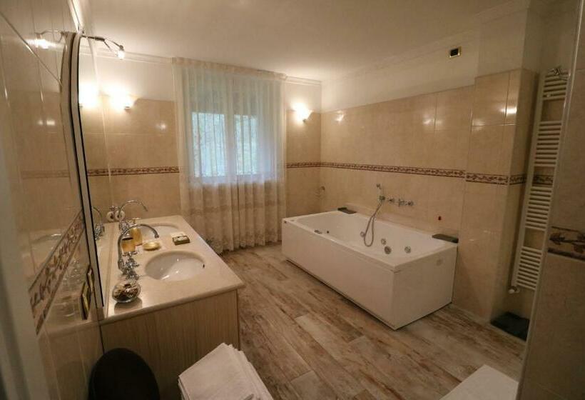 سوئیت جونیور با ماساژ آبی, La Cascata Negli Ulivi