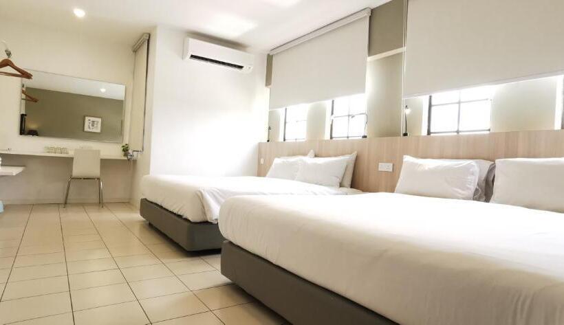 Семейный Номер Deluxe, Country Inn