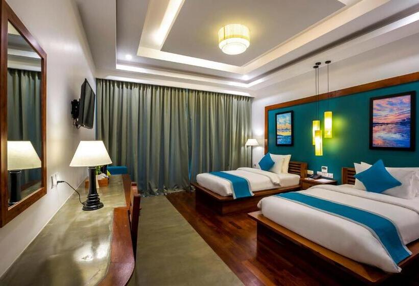 غرفة ديلوكس مطلة على حمام السباحة, The Tito Suite Residence