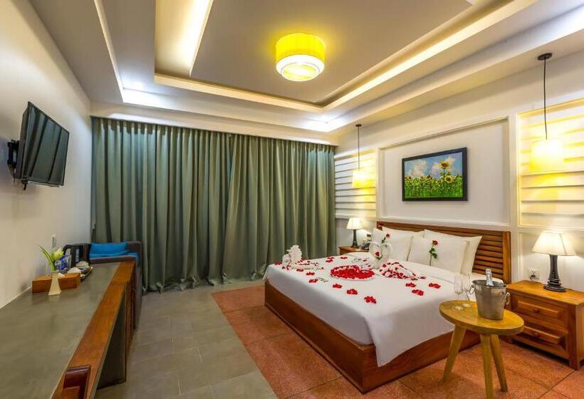 شقة 5 غرف نوم, The Tito Suite Residence