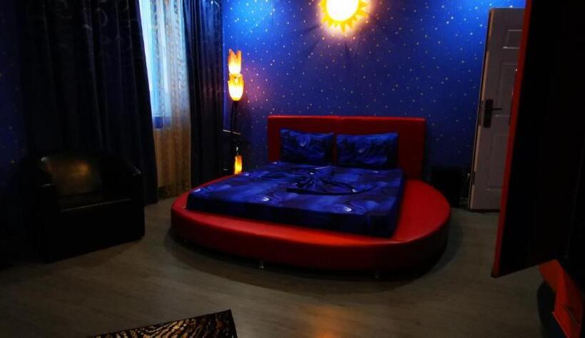 اتاق لوکس, Max   Mamaia Nord