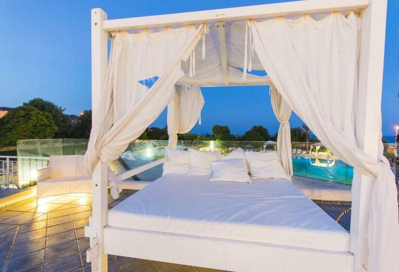 Полулюкс Одноместный с Террасой, Augustus Resort