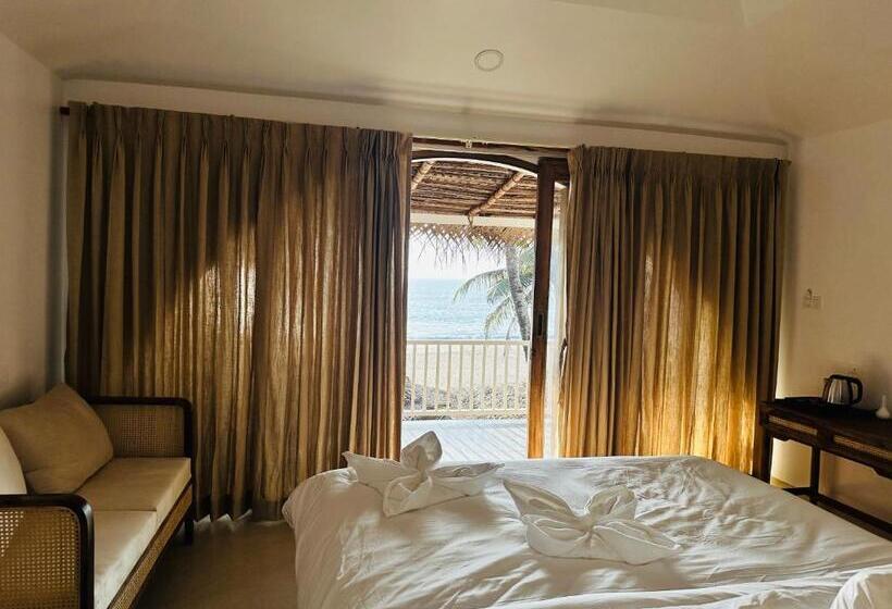Номер Deluxe Вид на Море с Балконом, The Shore Agonda