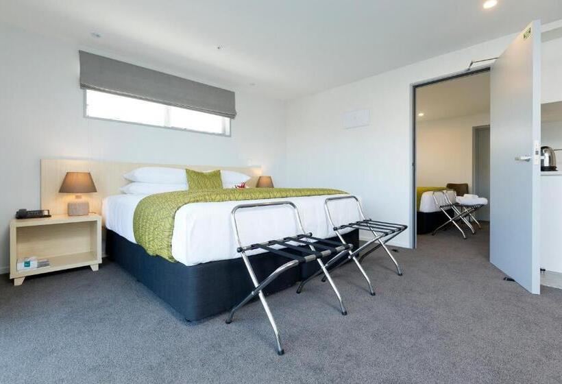 Family Suite, 2 On Whiteleigh And 239 On Lincoln Motel