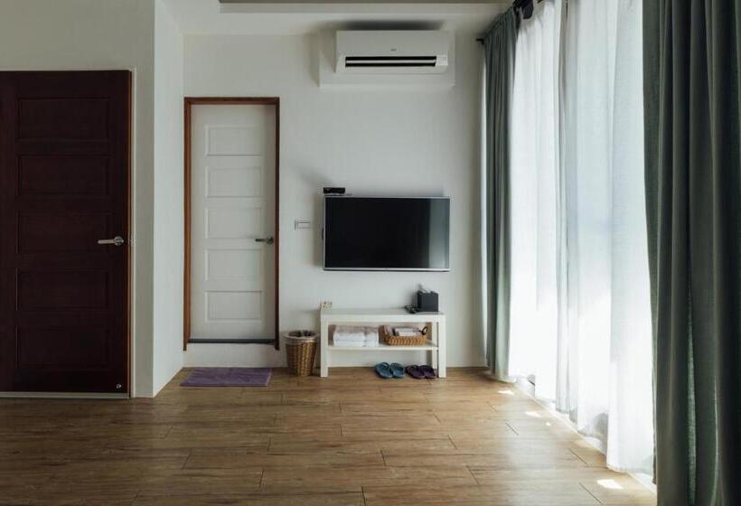 اتاق استاندارد, 5963 Turn Right B&b