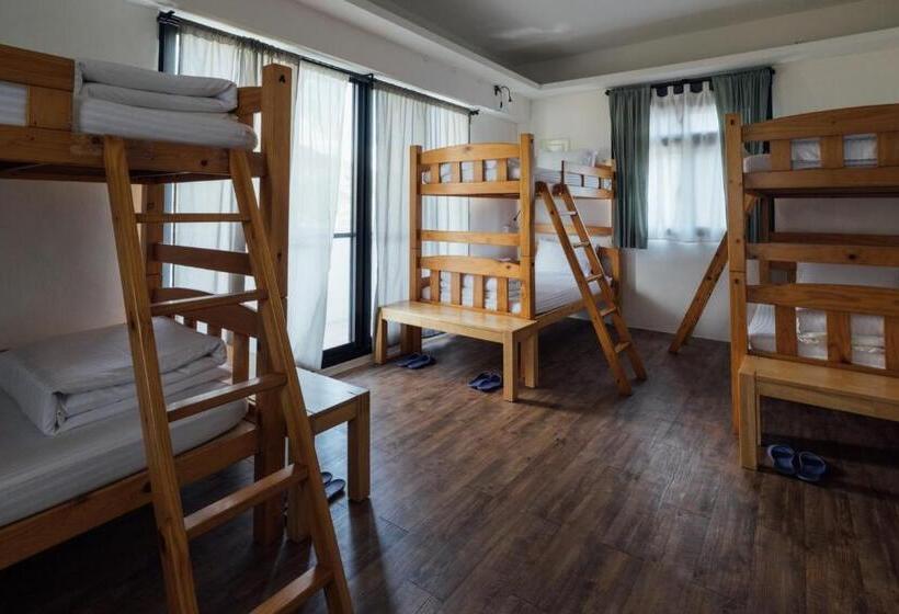 تختخواب در اتاق مشترک, 5963 Turn Right B&b