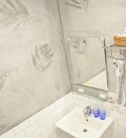 اتاق استاندارد, 5963 Turn Right B&b