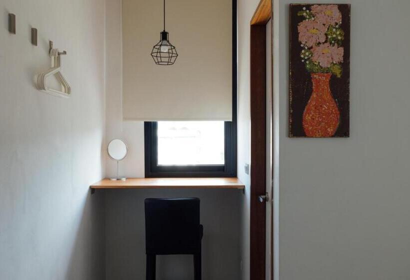 اتاق استاندارد, 5963 Turn Right B&b