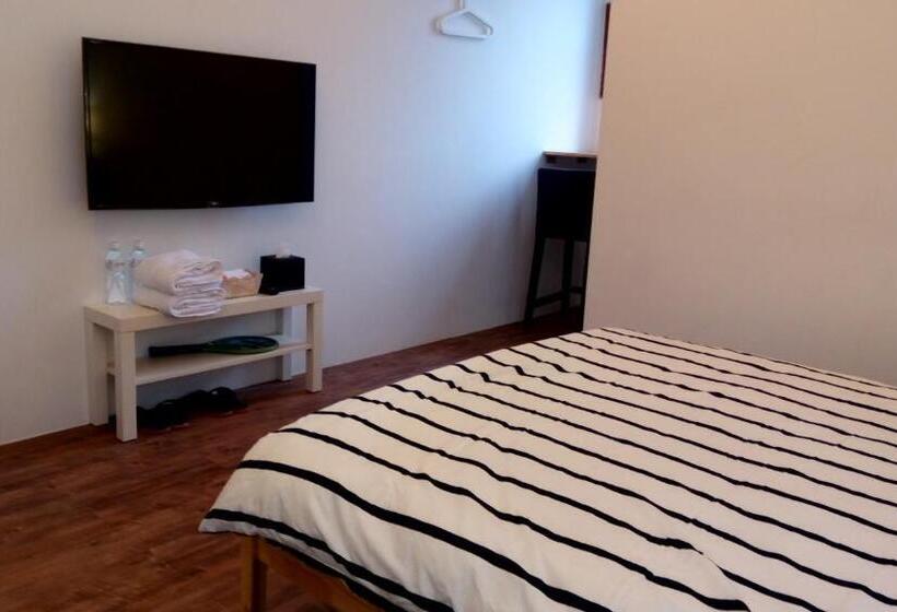 اتاق استاندارد, 5963 Turn Right B&b