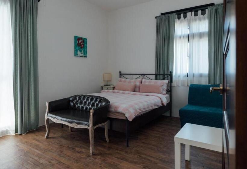 اتاق استاندارد, 5963 Turn Right B&b