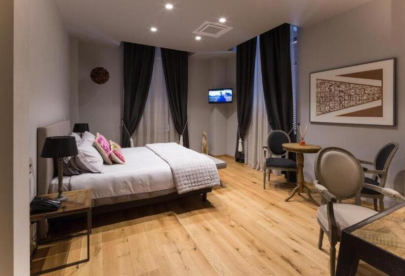 带大床的高级房间, Il Duomo Luxury Suite