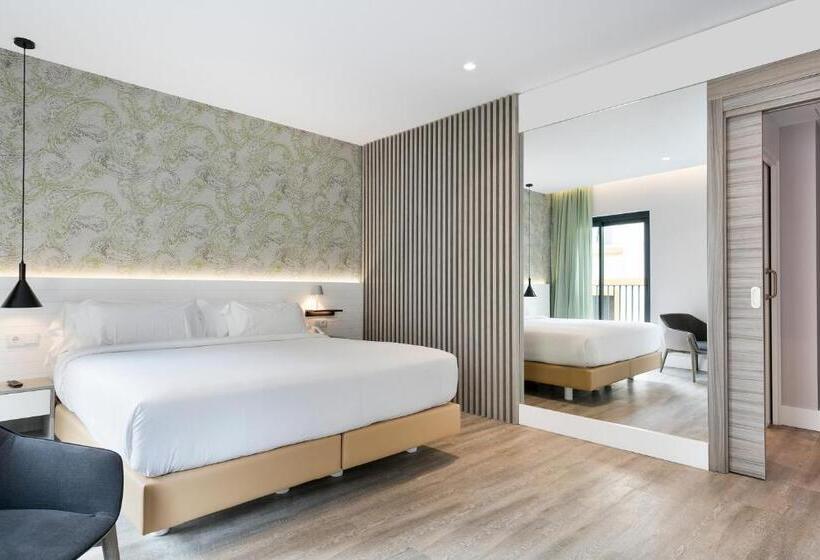 Номер Deluxe, Niu Barcelona