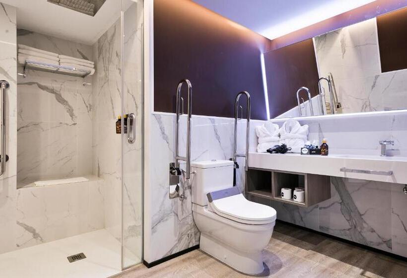 Номер Deluxe, Niu Barcelona