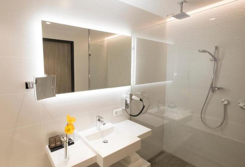 Номер Deluxe, Van Der Valk Hotel Utrecht