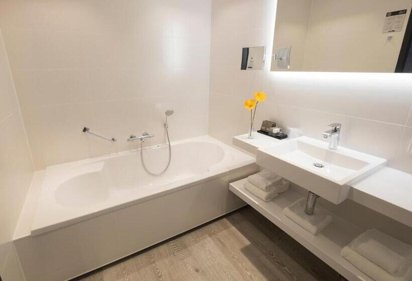 Номер Deluxe, Van Der Valk Hotel Utrecht