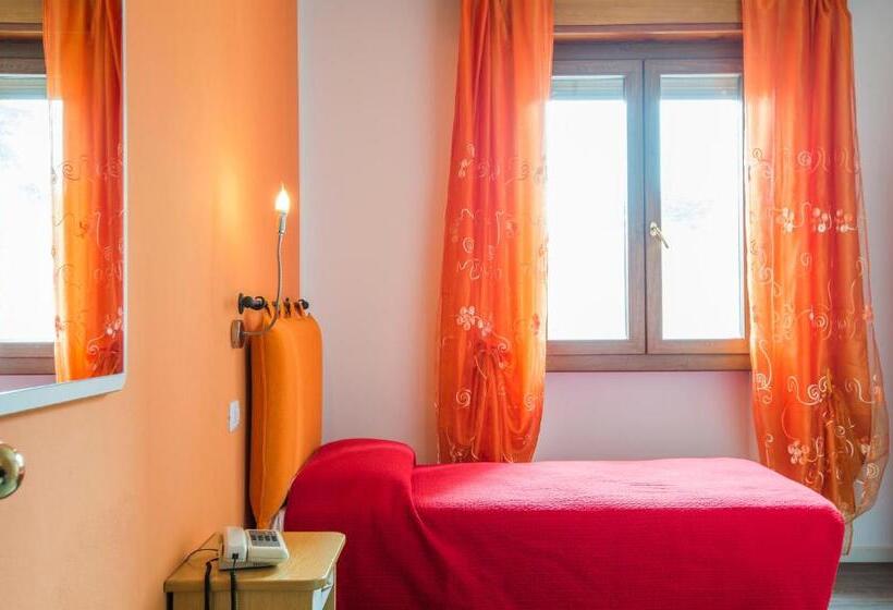 Номер Стандарт Индивидуальный, Albergo Colonna