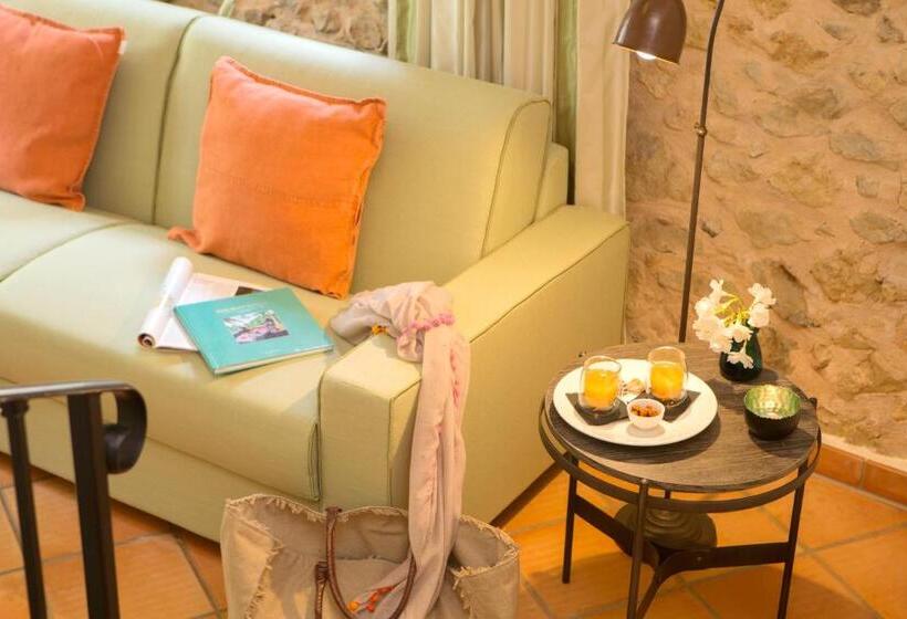 سوئیت جونیور با تراس, Casa Font I Roig
