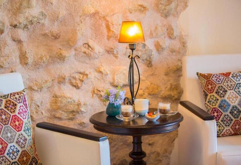 اتاق استاندارد با چشم‌انداز باغ, Casa Font I Roig