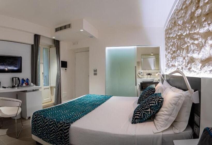 Номер Стандарт, Caportigia Boutique