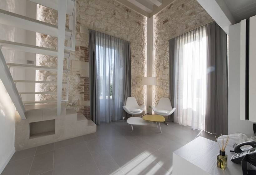 Standard Szoba, Caportigia Boutique