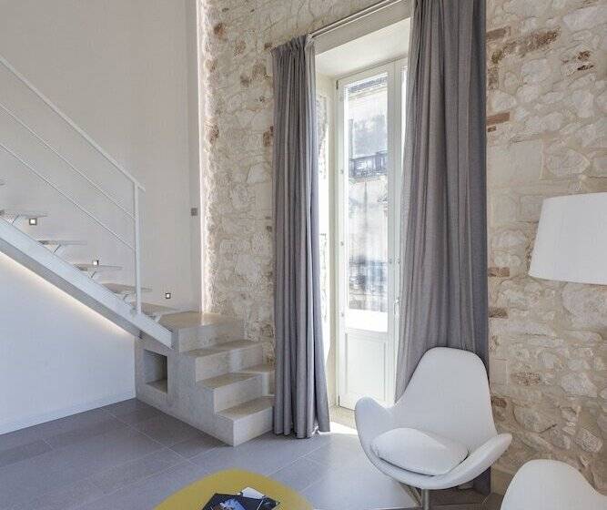 Standard Szoba, Caportigia Boutique