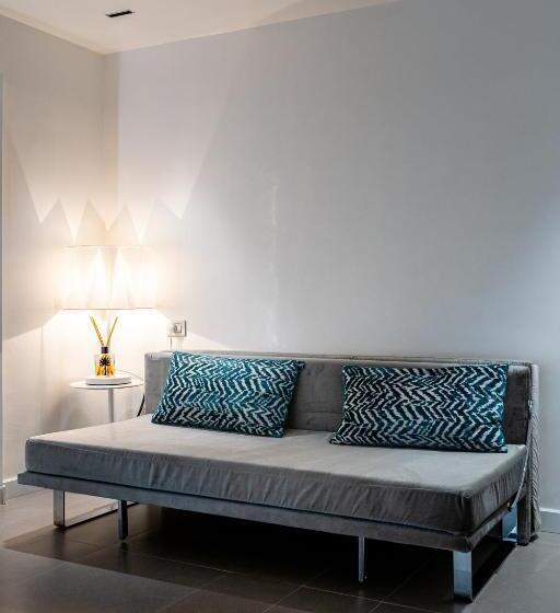 Полулюкс, Caportigia Boutique