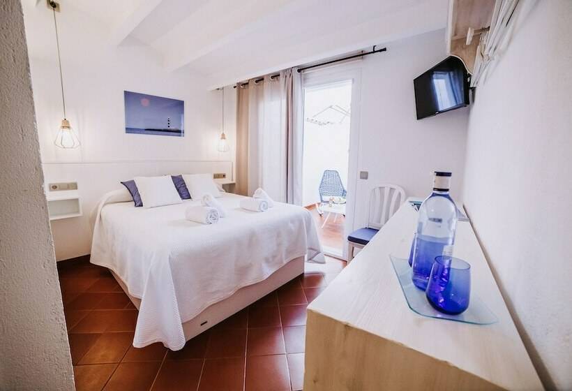 Номер Стандарт с Террасой, Petit Hotel 5 Fars
