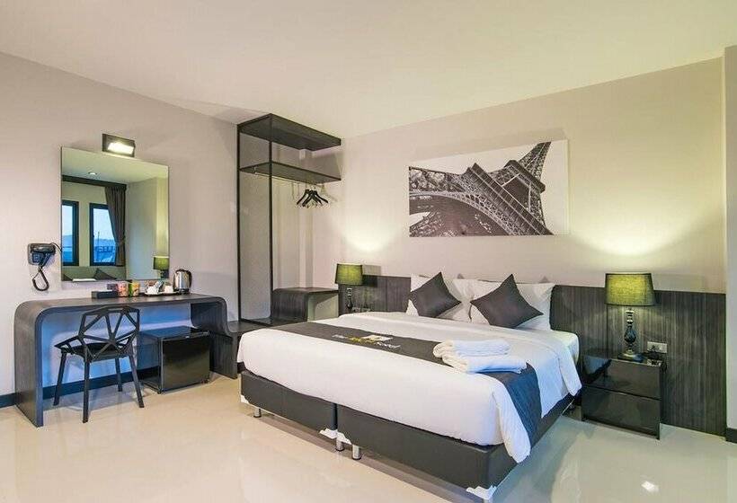 Quarto Deluxe, The Rich Sotel