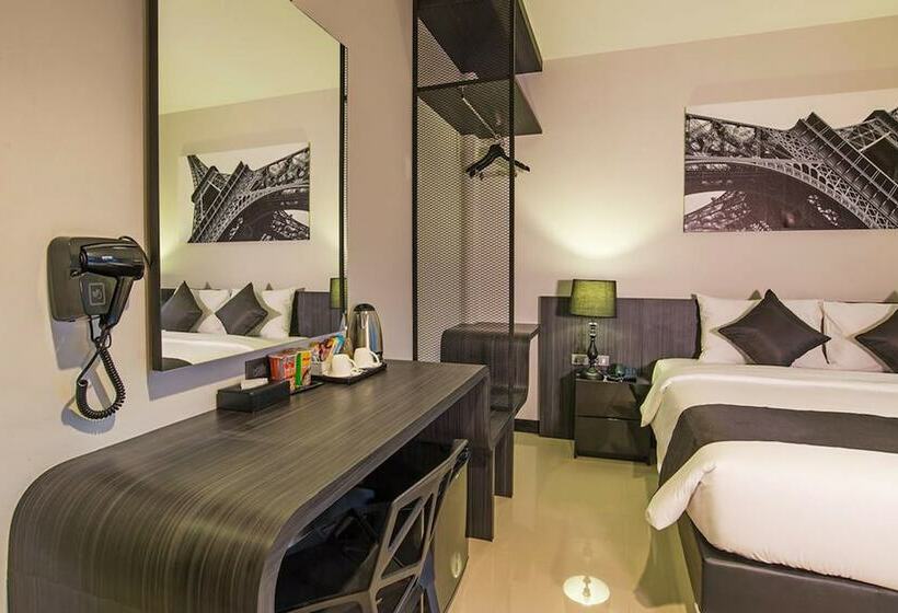 Quarto Deluxe, The Rich Sotel